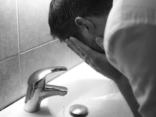 Men’s Skincare Routine: Simple Guide for Sensitive Skin
